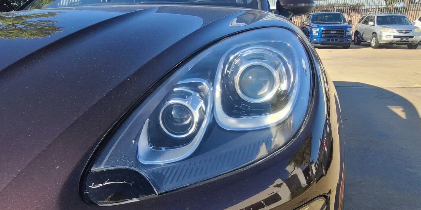 Porsche headlight crystal clear after restoration in Houston